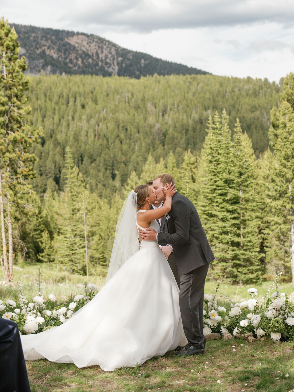 Montana-Big-Sky-resort-wedding-ceremony